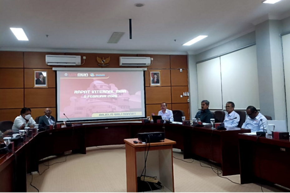 Rapat internal MWA UPI